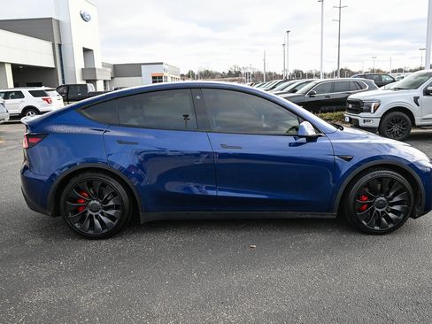 Used 2022 Tesla Model Y Performance image 3