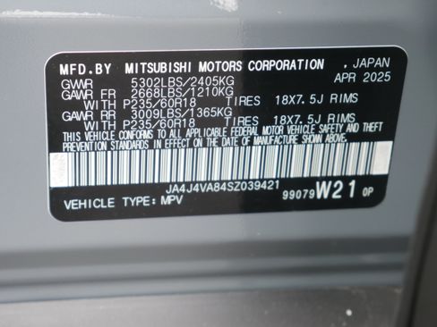 Used 2025 Mitsubishi Outlander AWD image 33