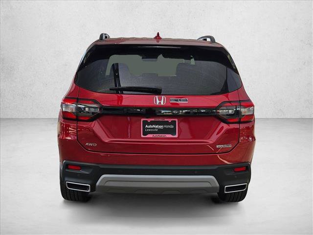 Used 2025 Honda Pilot Touring image 8