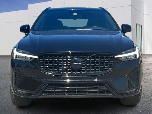 Used 2025 Volvo XC60 B5 Ultra w/ Protection Package Premier image 10