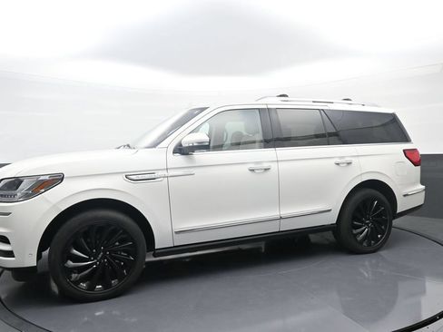 Used 2020 Lincoln Navigator Reserve w/ Equipment Group 208A Reserve AWD/4WD image 4