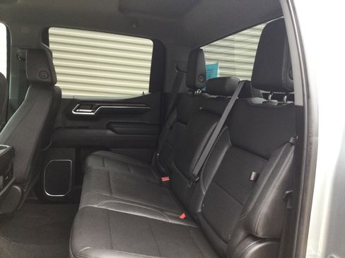Used 2023 GMC Sierra 1500 SLT w/ SLT Premium Package AWD/4WD image 6