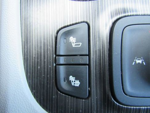 Used 2020 GMC Acadia SLT w/ Driver Alert Package II image 52