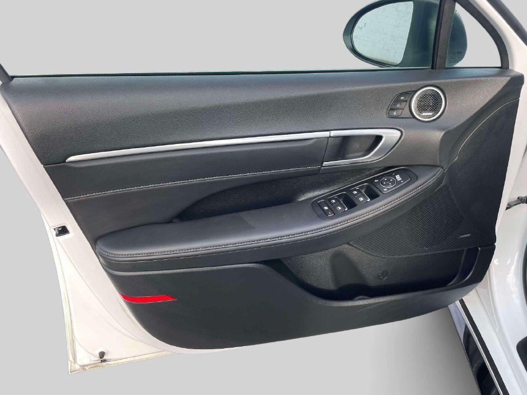 Used 2023 Hyundai Sonata Limited w/ Cargo Package FWD image 16