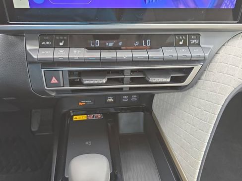 Used 2026 Toyota Camry XLE FWD image 24