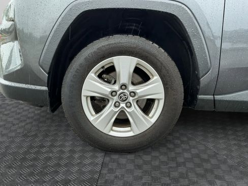 Used 2021 Toyota RAV4 XLE FWD image 14