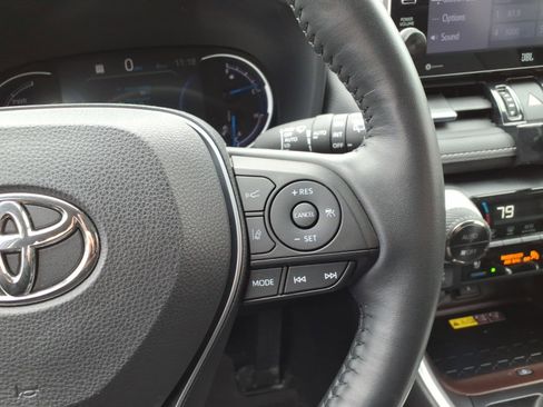 Used 2022 Toyota RAV4 Limited image 16