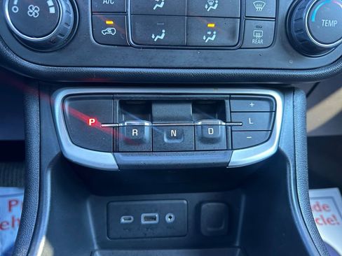 Used 2023 GMC Terrain SLE image 30