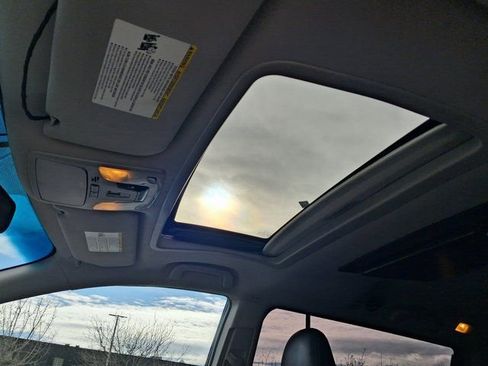 Used 2013 Toyota Sienna SE w/ Premium Pkg w/Entune image 33