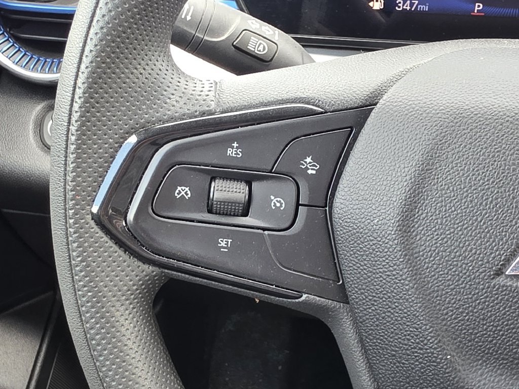 Used 2025 Chevrolet Trax LT FWD image 27
