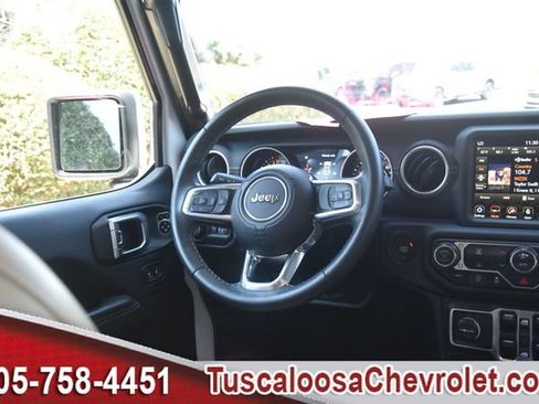 Used 2018 Jeep Wrangler Unlimited Sahara AWD/4WD image 26