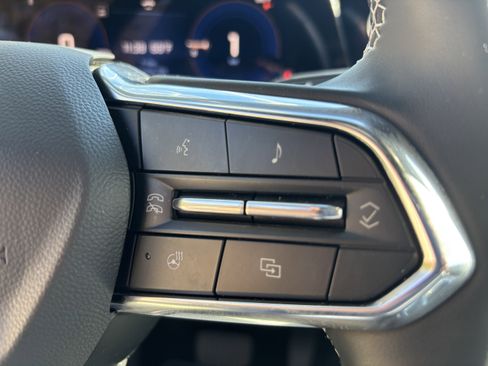 Used 2025 Chevrolet Equinox EV LT image 14