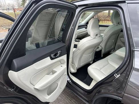Used 2025 Volvo XC60 T8 Plus w/ Climate Package image 28