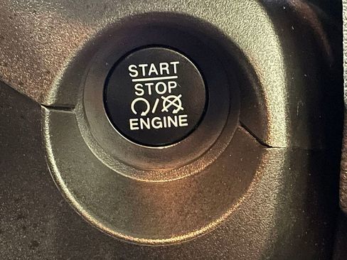 Used 2019 Jeep Compass Latitude w/ Safety & Security Group image 36