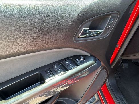 Used 2018 Chevrolet Colorado Z71 RWD image 12