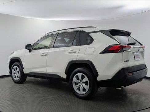 Used 2019 Toyota RAV4 LE FWD image 6