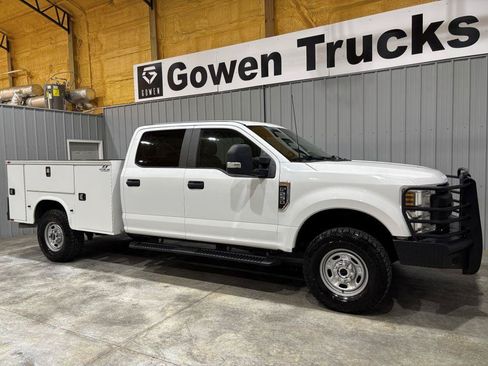 Used 2019 Ford F250 XL w/ Power Equipment Group AWD/4WD image 3