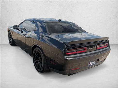 Used 2015 Dodge Challenger SRT Hellcat RWD image 7