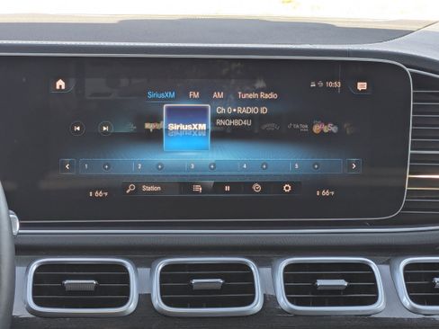 Used 2020 Mercedes-Benz GLS 450 4MATIC image 21