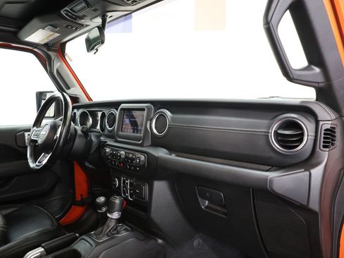 Used 2020 Jeep Wrangler Unlimited Sahara w/ LED Lighting Group AWD/4WD image 23