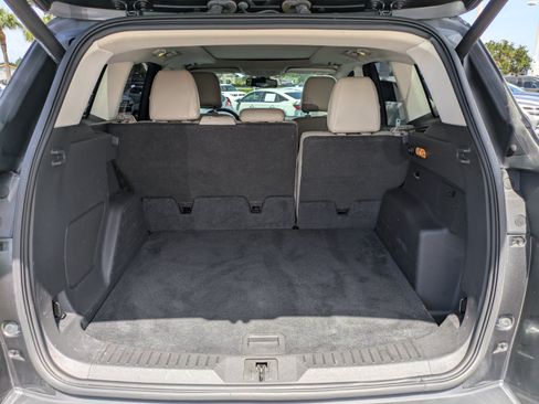 Used 2016 Ford Escape Titanium w/ Equipment Group 301A FWD image 9