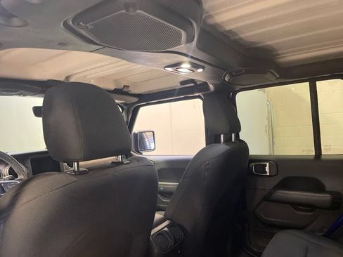 Used 2019 Jeep Wrangler Unlimited Sahara AWD/4WD image 23
