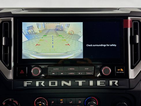 Used 2025 Nissan Frontier SV image 28