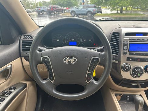 Used 2011 Hyundai Santa Fe GLS FWD image 11