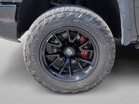 Used 2022 Chevrolet Silverado 1500 ZR2 w/ Technology Package AWD/4WD image 28