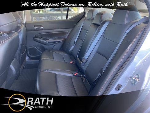 Used 2024 Nissan Altima 2.5 SR FWD image 18