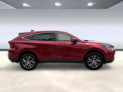 Used 2022 Toyota Venza LE AWD/4WD image 8