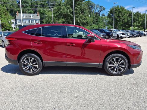 Used 2021 Toyota Venza LE AWD/4WD image 25