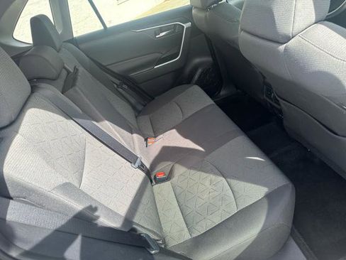 Used 2022 Toyota RAV4 XLE image 9