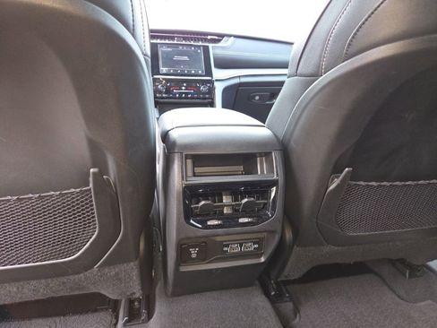 Certified 2024 Jeep Grand Cherokee Altitude AWD/4WD image 21