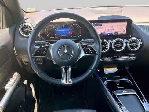 Certified 2025 Mercedes-Benz GLA 250 image 6