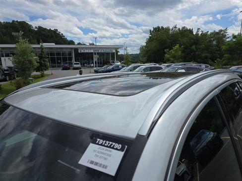 New 2026 BMW X5 xDrive50e image 12