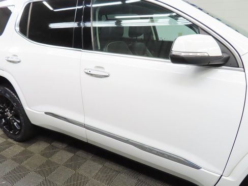 Used 2020 GMC Acadia Denali image 29