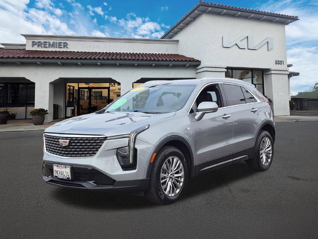 Used 2024 Cadillac XT4 Premium Luxury FWD image 4