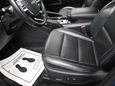 Used 2025 Kia Telluride S FWD image 15