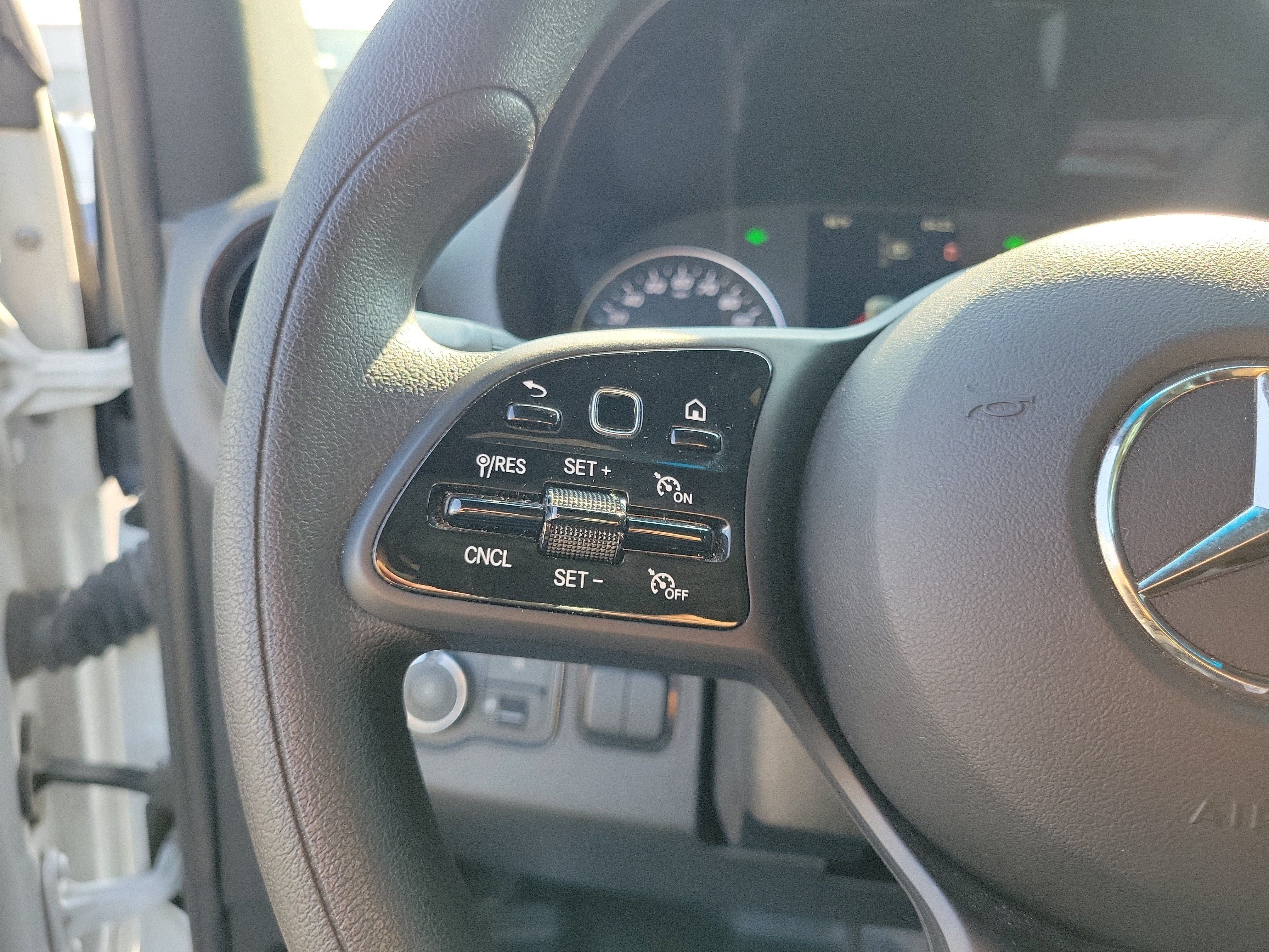 Used 2024 Mercedes-Benz Sprinter 2500 image 25