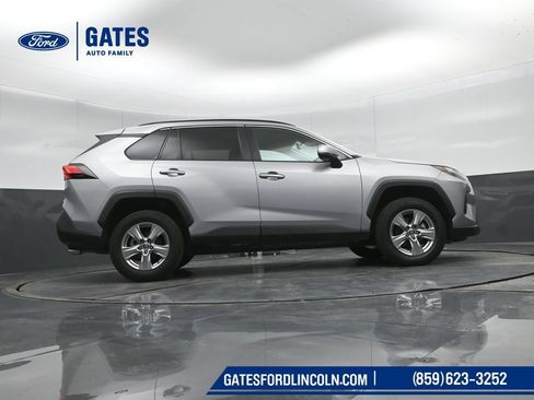Used 2025 Toyota RAV4 XLE AWD/4WD image 37