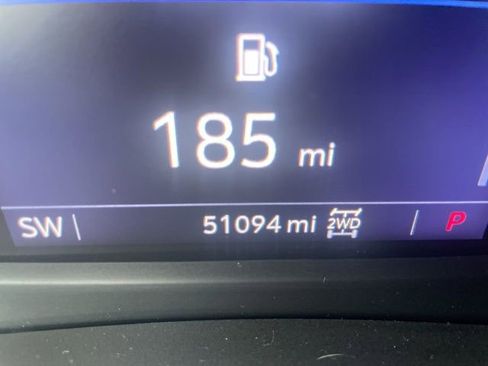 Used 2023 Cadillac XT4 Premium Luxury image 16