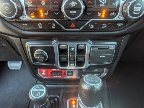 Used 2019 Jeep Wrangler Unlimited Rubicon AWD/4WD image 23