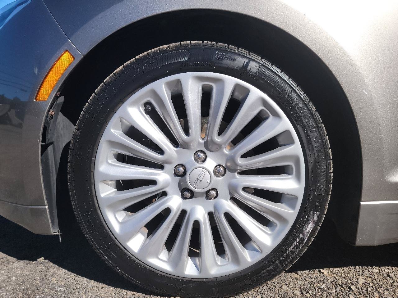 Used 2016 Lincoln MKZ AWD image 35