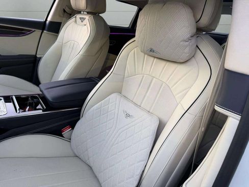 Certified 2024 Bentley Flying Spur V8 image 28