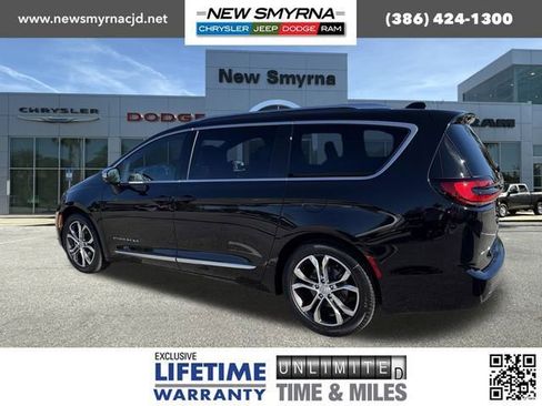 New 2026 Chrysler Pacifica Pinnacle image 5