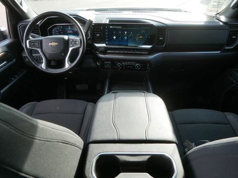 Used 2025 Chevrolet Silverado 3500 LT w/ Convenience Package image 10