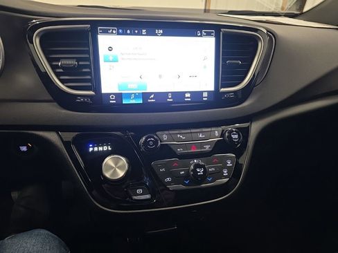 New 2026 Chrysler Voyager LX FWD image 18