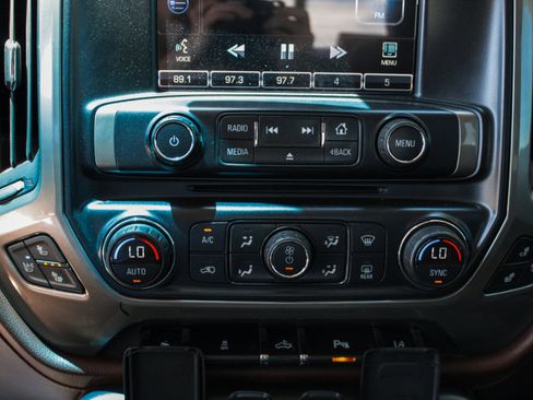 Used 2014 Chevrolet Silverado 1500 High Country w/ High Country Premium Package AWD/4WD image 20