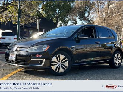 Used 2016 Volkswagen e-Golf SE w/ DC Fast Charging Package